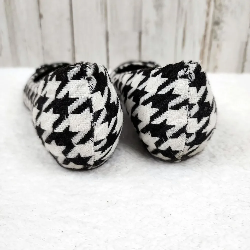 Kenneth Cole Reaction Houndstooth Flats Size 6.5
